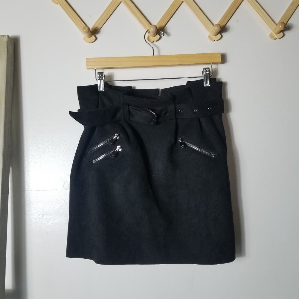 DEX BLACK SKIRT SIZE MEDIUM